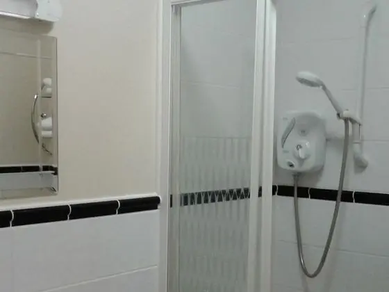 Classic Üç Kişilik Oda, Banyolu/Duşlu
