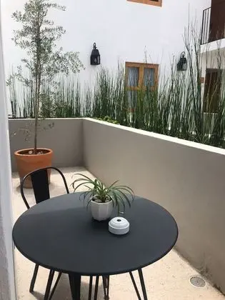 Deluxe Oda, Teras