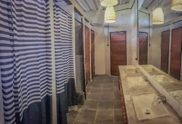 Ortak Ranzalı Oda, Karma Ranzalı Oda