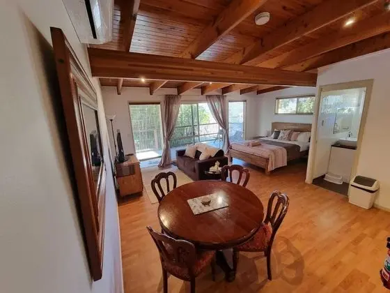 Standard Studio, 1 Queen Bed, Kitchen, Garden View (Wattle Suite)