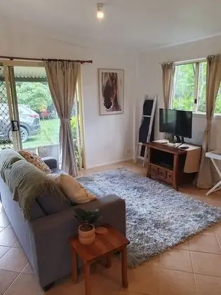Standard Studio, Kitchen, Garden View (Bottlebrush Cottage)