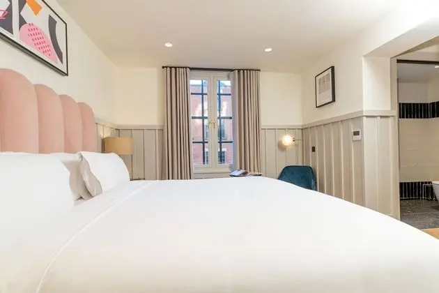 Deluxe Tek Büyük Yataklı Oda