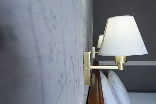 Üç Kişilik Oda (Crown, 1 Double and 1 Single Beds)