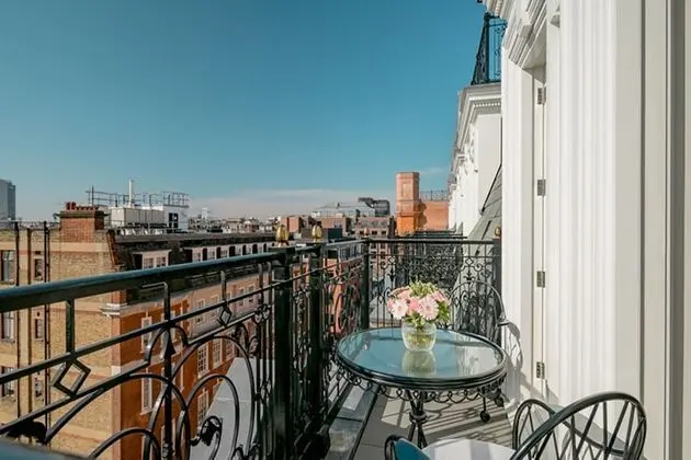 Oda, Balkon (Mayfair)