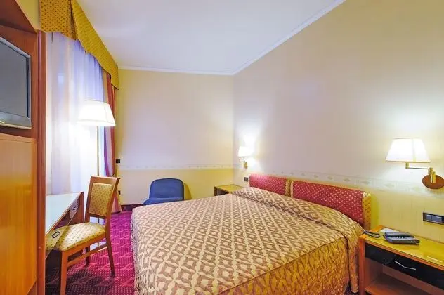 Economy Tek Büyük veya İki Ayrı Yataklı Oda, Kısmi Deniz Manzaralı