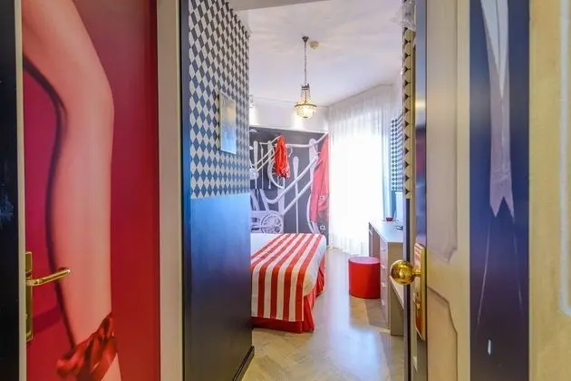 Superior Tek Büyük veya İki Ayrı Yataklı Oda, Kısmi Deniz Manzaralı