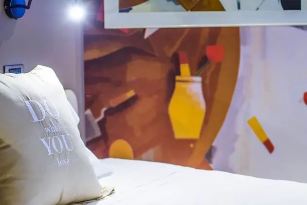 Superior Tek Büyük veya İki Ayrı Yataklı Oda, Kısmi Deniz Manzaralı