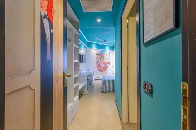 Superior Tek Büyük veya İki Ayrı Yataklı Oda, Kısmi Deniz Manzaralı