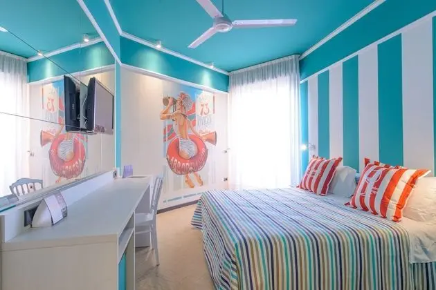 Superior Tek Büyük veya İki Ayrı Yataklı Oda, Kısmi Deniz Manzaralı