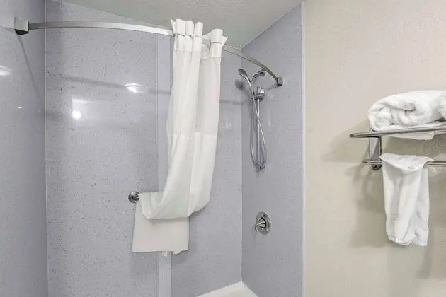 Engellilere uygun banyo