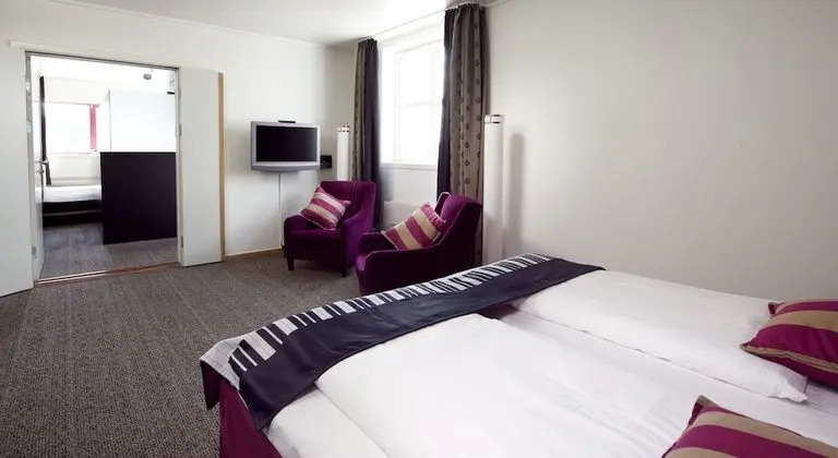 Junior Süit, 1 Çift Kişilik Yatak (Includes a light evening meal)