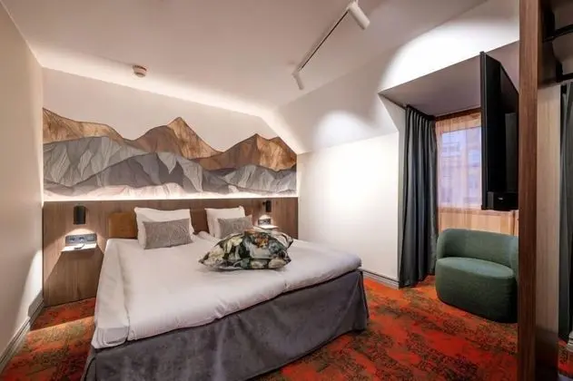 Deluxe Double Room (140cm bed) Non smoking, Light evening meal included