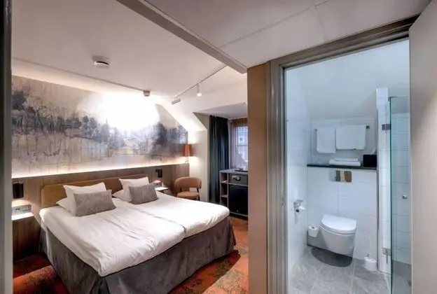 Moderate Double Room (140cm bed) Non smoking, Light evening meal included