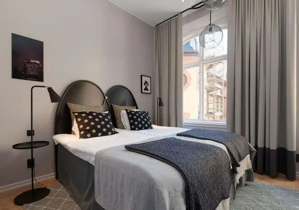 Standard 2 Single Beds (includes a light evening meal)