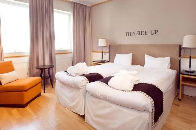 Standard Oda (Includes a light evening meal)