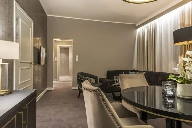 Süit, 1 Çift Kişilik Yatak, Sigara İçilmez