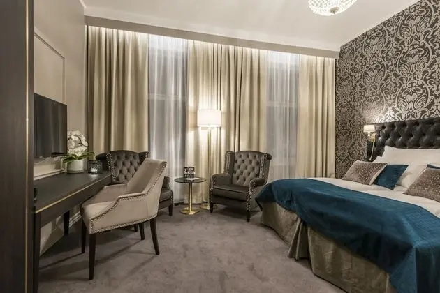 Süit, 1 Çift Kişilik Yatak, Sigara İçilmez