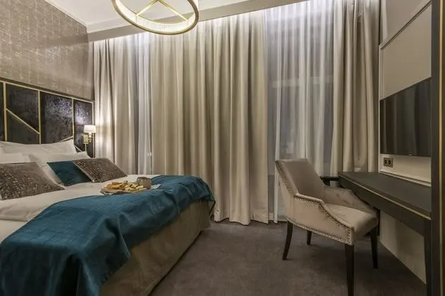 Süit, 1 Çift Kişilik Yatak, Sigara İçilmez