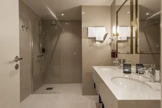 Süit, 1 Çift Kişilik Yatak, Sigara İçilmez