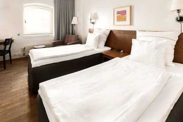 Standard Oda, Sigara İçilmez (Includes a light evening meal)