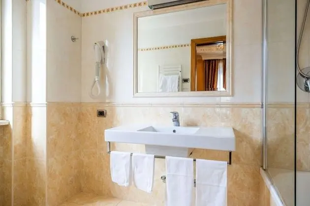 Tek Büyük veya İki Ayrı Yataklı Oda