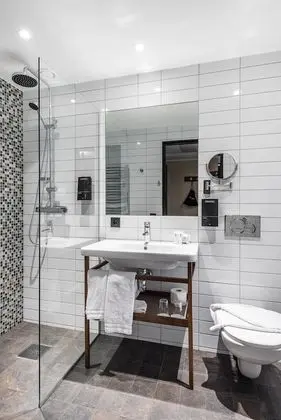 Standard Room, 2 Twin Beds, Includes a light evening meal