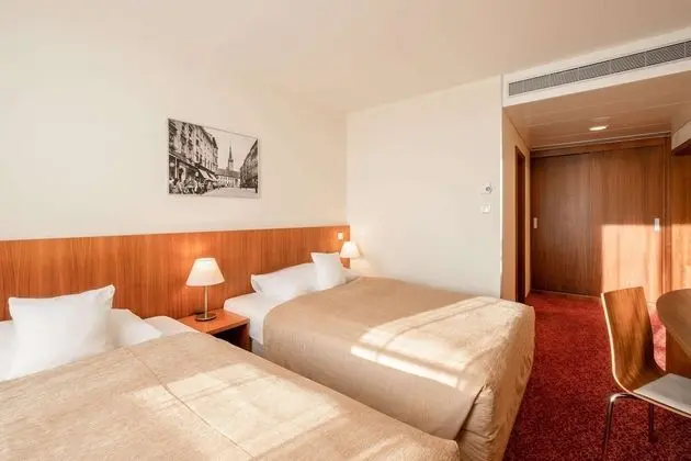 Deluxe Süit, Sigara İçilmez