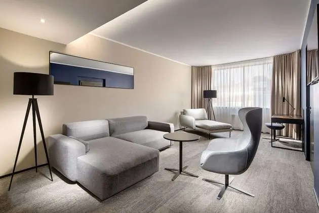 Süit, 1 En Büyük (King) Boy Yatak, Sigara İçilmez