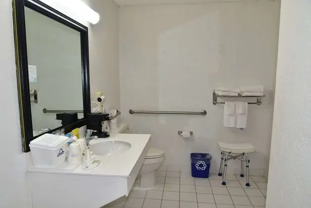 Deluxe Oda, 1 En Büyük (King) Boy Yatak, Sigara İçilmez (Mobility/Hearing/Tub w/Grab Bars)