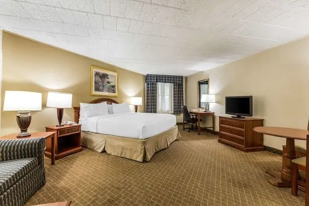 Süit, 1 En Büyük (King) Boy Yatak ve Çekyat, Sigara İçilmez (2 Person Sofa bed)