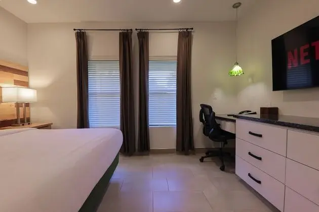 Superior Süit, Sigara İçilmez