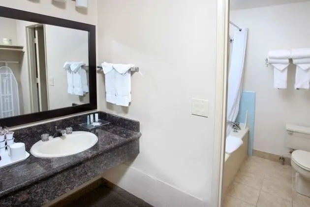 Oda, 1 En Büyük (King) Boy Yatak, Sıcak Su Küveti