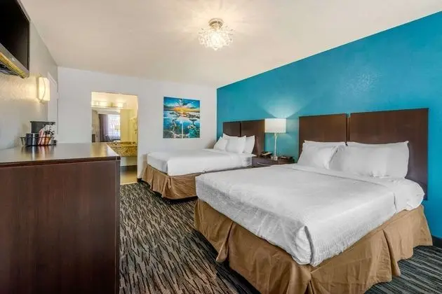 Standard Room, 2 Double Beds, Non Smoking, Pool Side