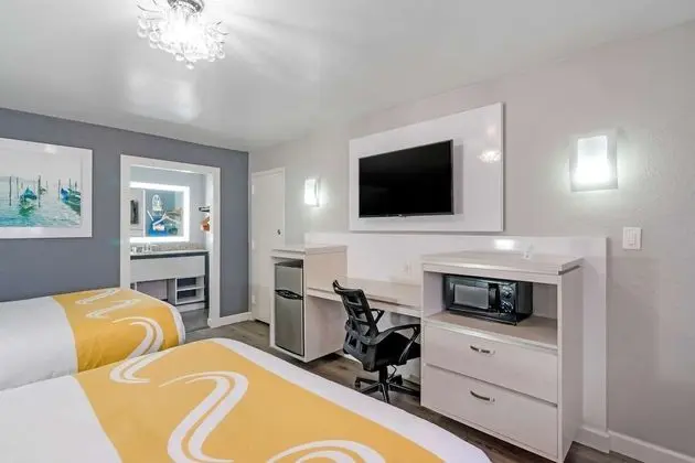 Standard Room, 2 Double Beds, Non Smoking, Pool Side