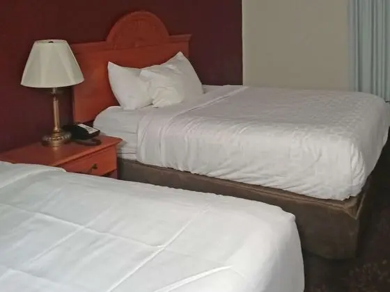 Oda, 2 Büyük (Queen) Boy Yatak, Engellilere Uygun, Sigara İçilmez