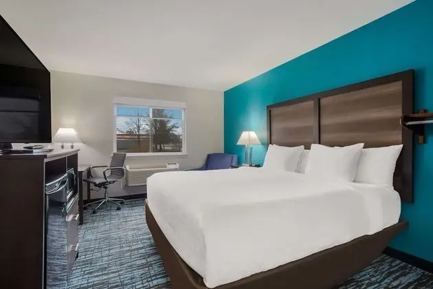 Oda, 1 En Büyük (King) Boy Yatak, Engellilere Uygun, Sigara İçilmez