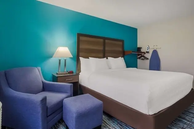 Oda, 1 En Büyük (King) Boy Yatak, Engellilere Uygun, Sigara İçilmez