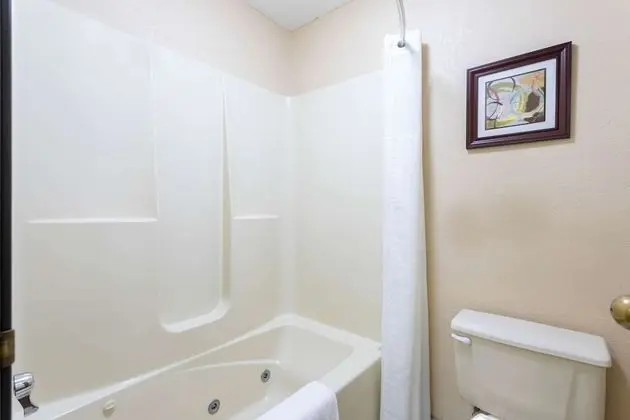 Oda, 1 En Büyük (King) Boy Yatak, Engellilere Uygun, Sigara İçilmez