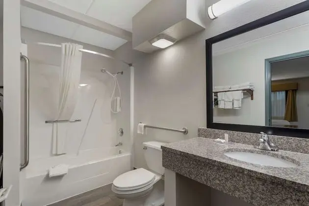 Oda, 1 En Büyük (King) Boy Yatak, Engellilere Uygun, Sigara İçilmez