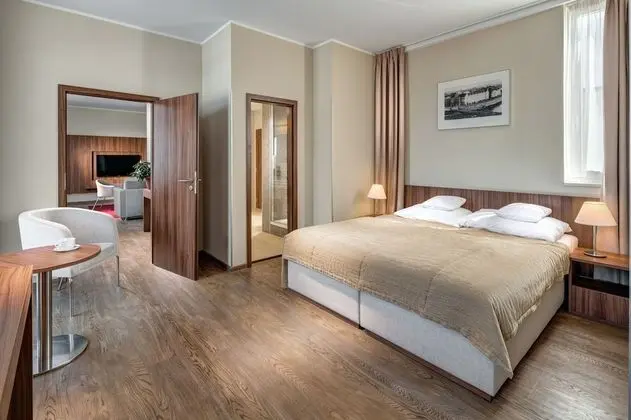 Süit, 1 Çift Kişilik Yatak
