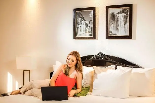 Business Tek Büyük Yataklı Oda