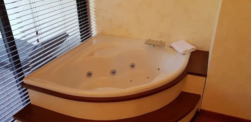 Comfort Süit, Sıcak Su Küveti