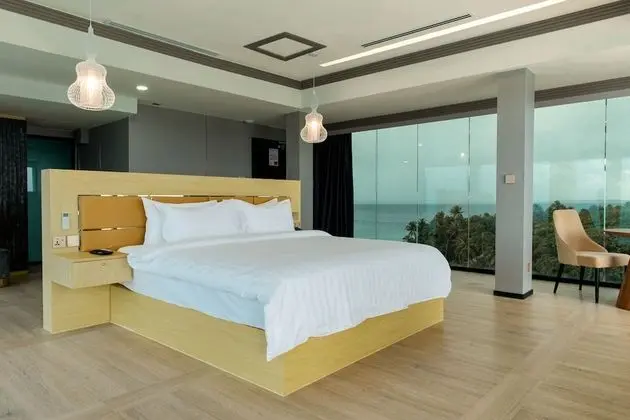Pent House with Terrace & 360 Degree view of Ocean