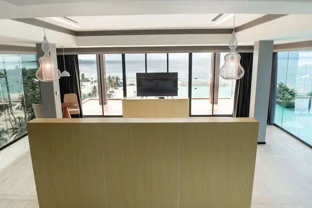 Pent House with Terrace & 360 Degree view of Ocean