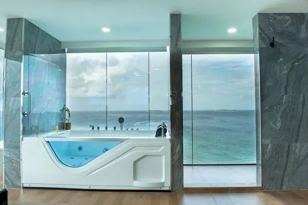 Pent House with Terrace & 360 Degree view of Ocean