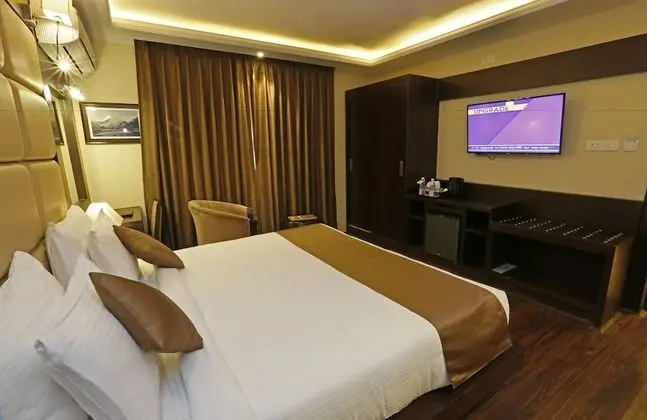 Deluxe Tek Büyük Yataklı Oda