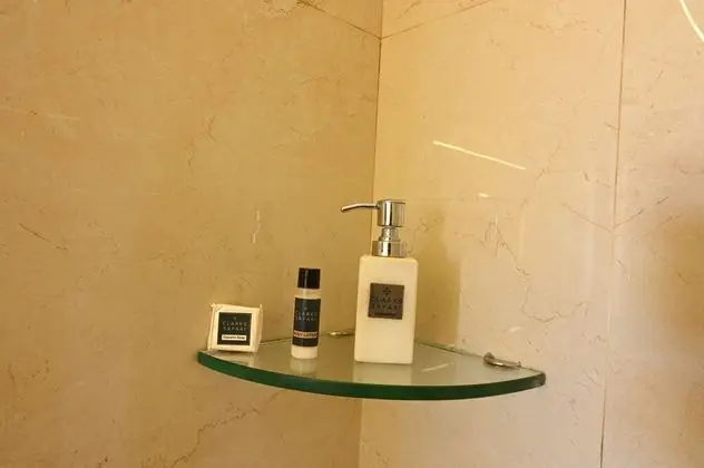 Luxury Oda