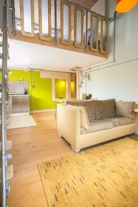 Deluxe Stüdyo (Amazon - Bed on Mezzanine)