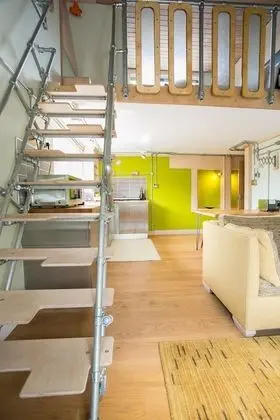 Deluxe Stüdyo (Amazon - Bed on Mezzanine)
