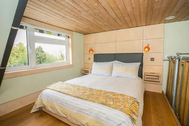 Deluxe Stüdyo (Amazon - Bed on Mezzanine)